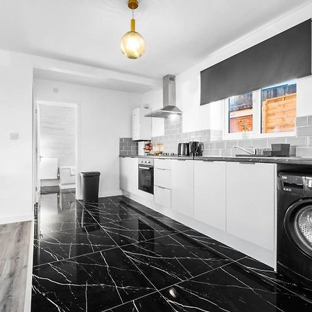 Modern Apartment - Cradley Heath - Top Rated - Netflix - Wifi - 1Mh Smethwick Bagian luar foto