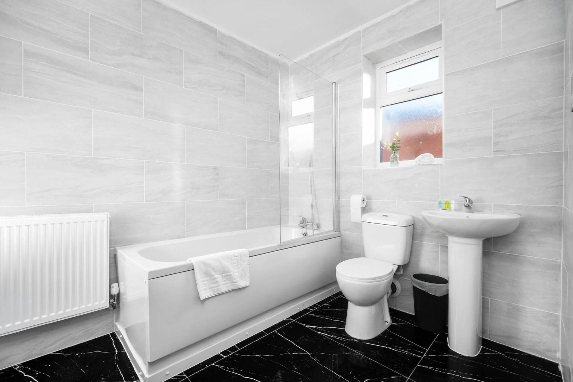 Modern Apartment - Cradley Heath - Top Rated - Netflix - Wifi - 1Mh Smethwick Bagian luar foto